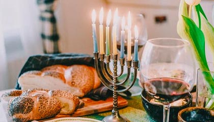 西甲综合：巴萨大胜西班牙人 9分优势领跑